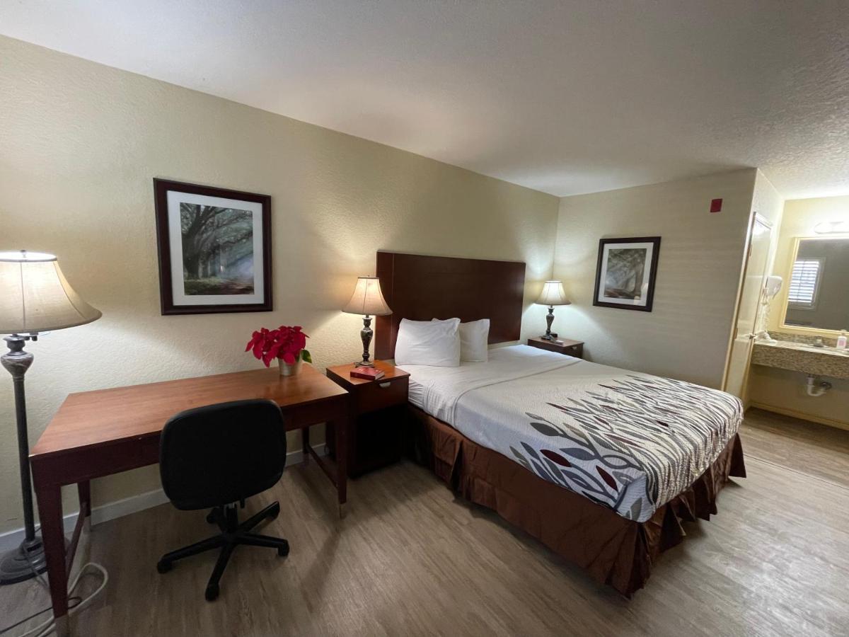 Kenedy Inn And Suites Экстерьер фото